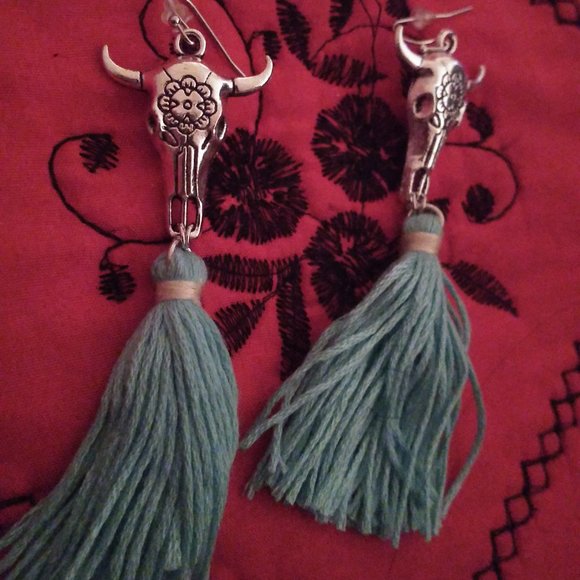 Tassel Earrings - Picture 2 of 3